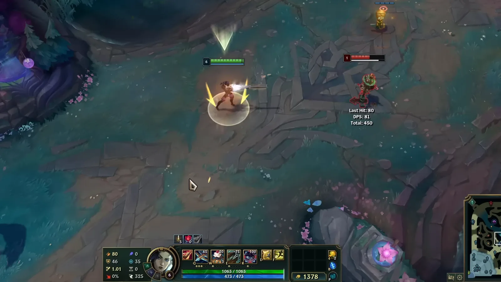 Caitlyn attacking a practice dummy in the LoL Practice Tool while the auto attack setting is demonstrated