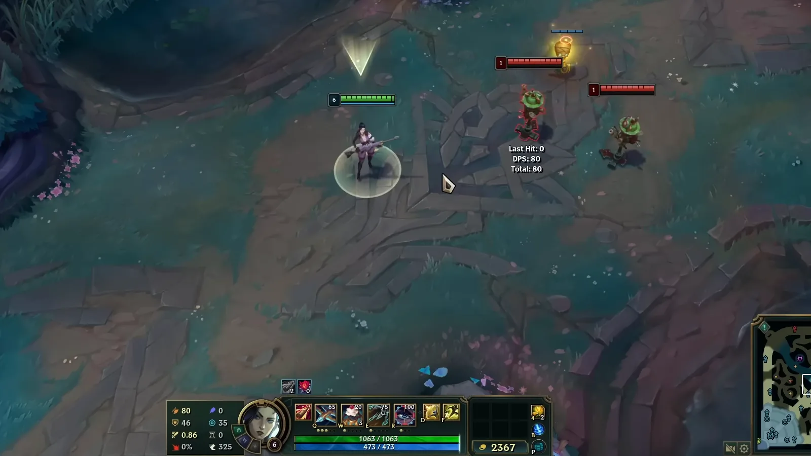 Caitlyn next to practice dummies while Target Champions Only is demonstrated in the Practice Tool
