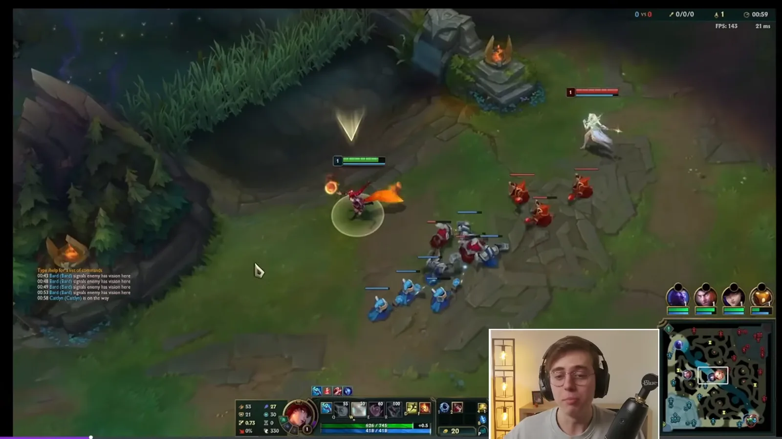 Ahri pushing the wave against Lux to play offense as defense in mid lane