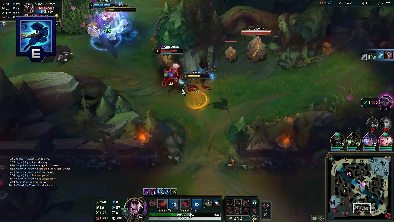 Yasuo using Sweeping Blade (E) to dash past enemies near terrain