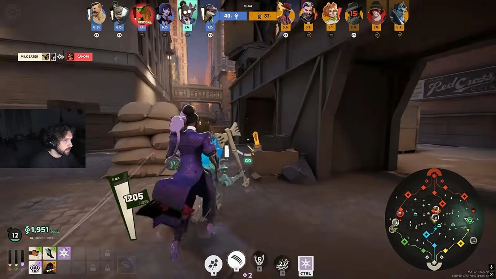 Calico attacking an enemy hero at close range during a Deadlock match