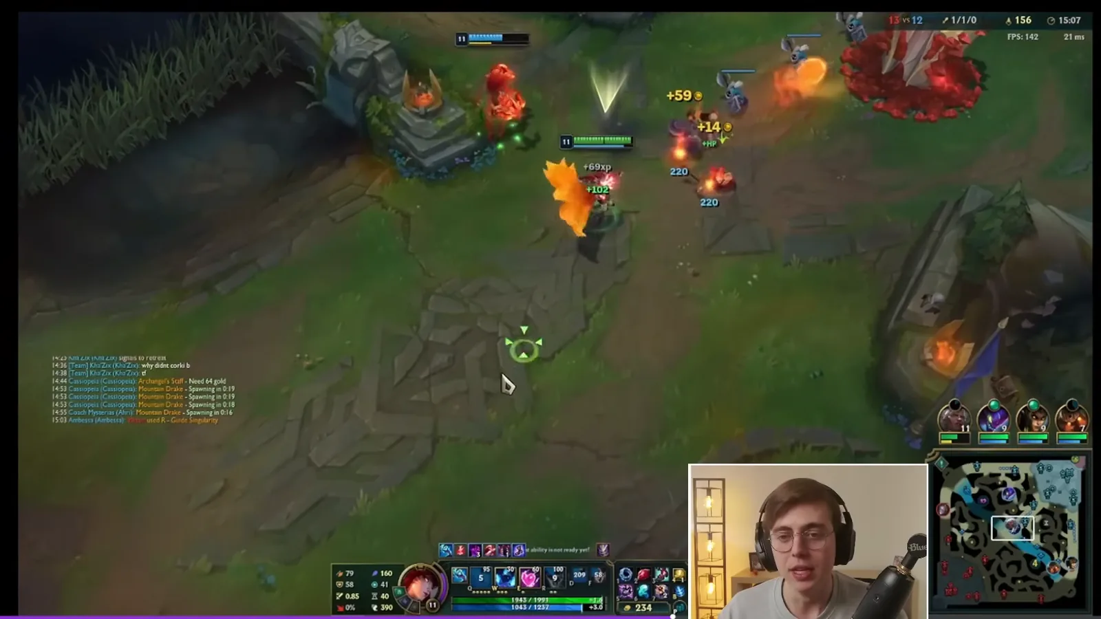 Ahri moving to bot side lane during the mid-game lane swap around minute 15
